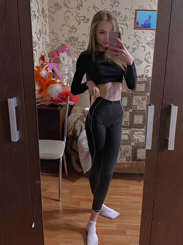 Леночка привлекательная девушка из Салехарда цена от 2500 руб