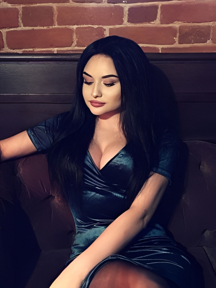 Лилия привлекательная девушка из Салехарда цена от 3000 руб