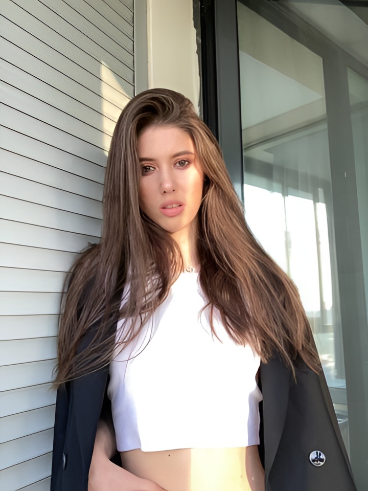 Лина привлекательная девушка из Салехарда цена от 3000 руб