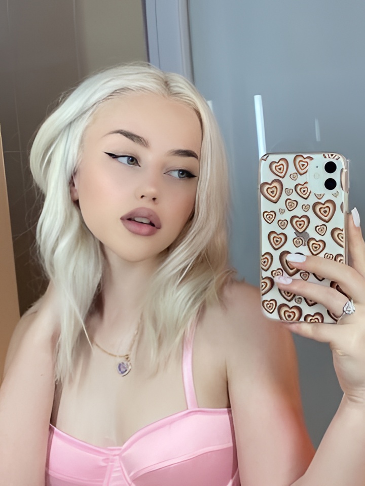 Нелли привлекательная девушка из Салехарда цена от 10000 руб