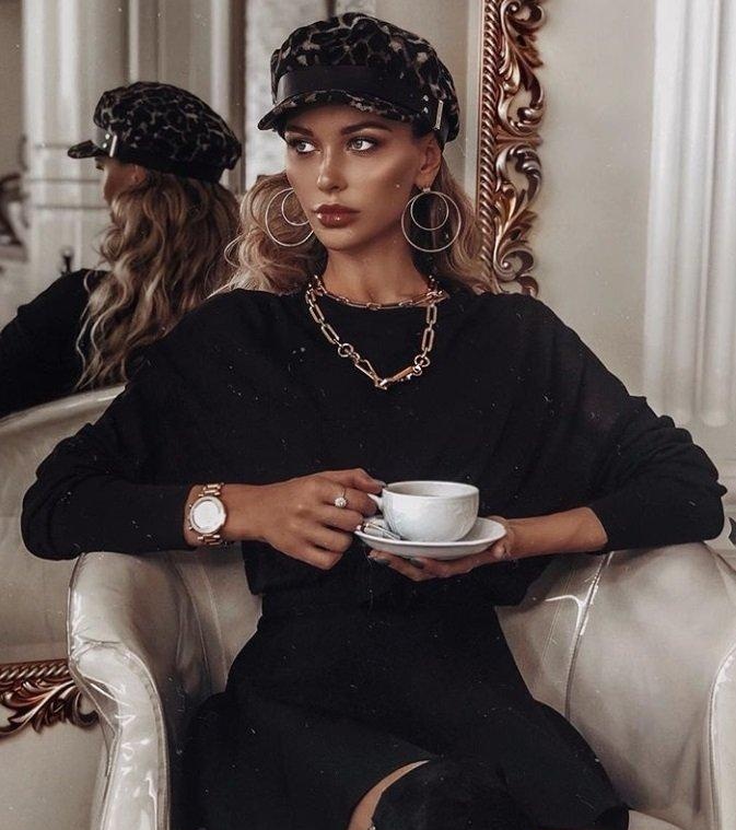 Яна привлекательная девушка из Салехарда цена от 3500 руб