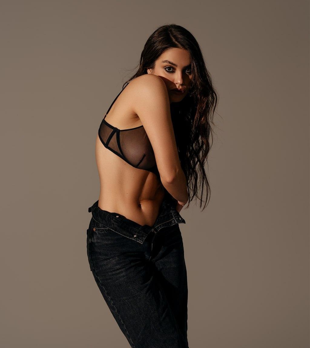 Алина привлекательная девушка из Салехарда цена от 7000 руб